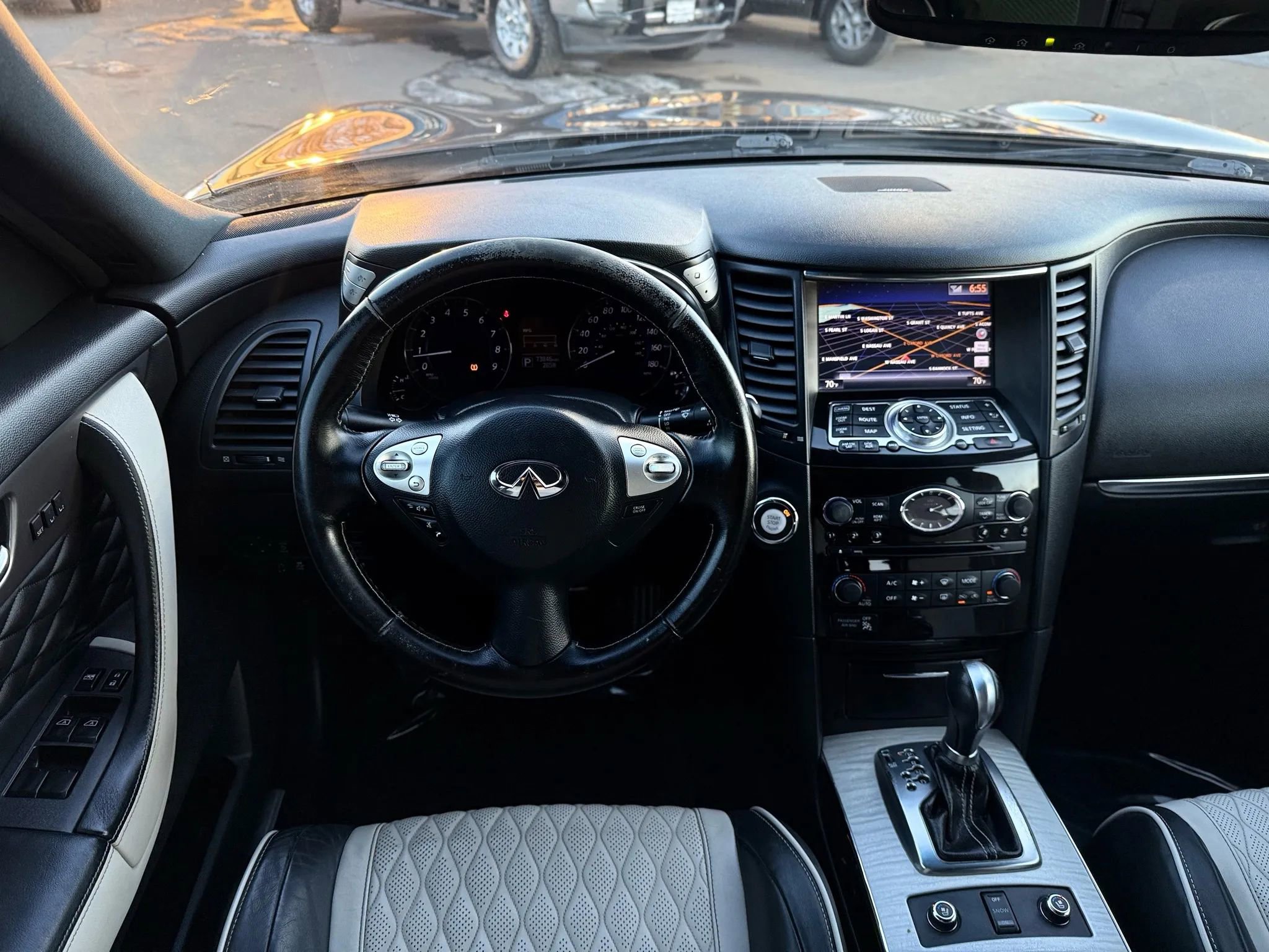Used 2017 INFINITI QX70 3.7 w/ Limited Package AWD/4WD image 27