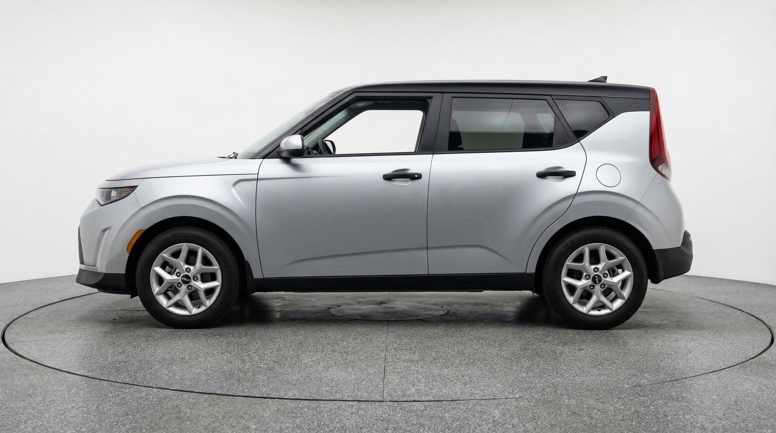 Used 2025 Kia Soul LX w/ LX Technology Package image 5
