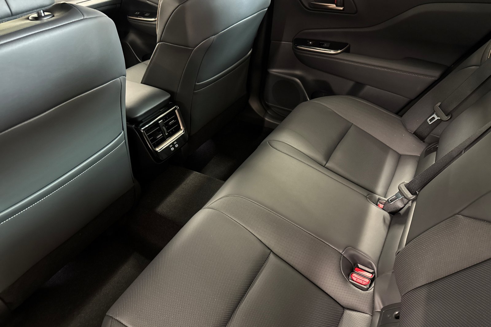 New 2027 Toyota Crown AWD/4WD image 14
