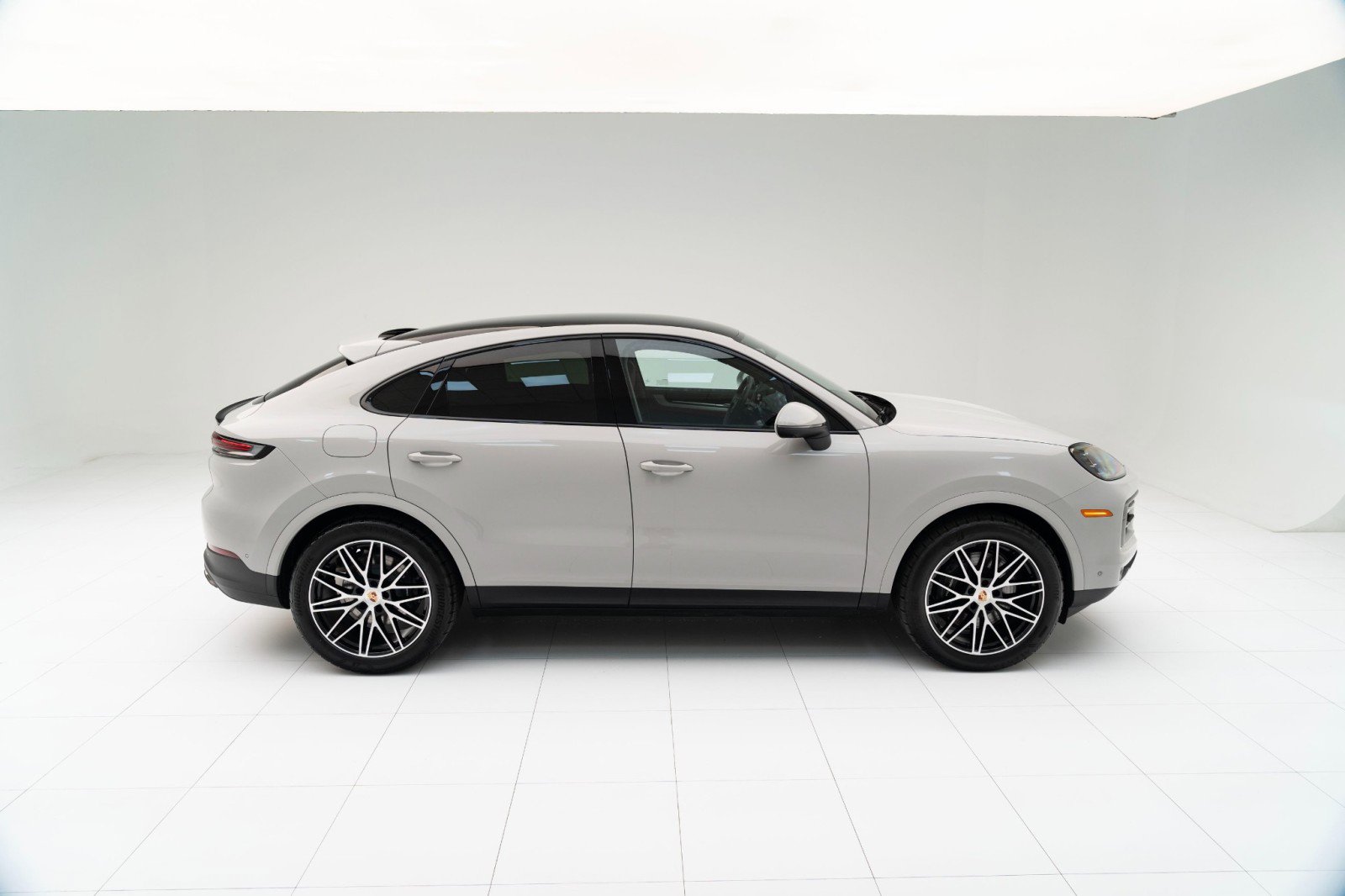 New 2026 Porsche Cayenne Coupe image 8