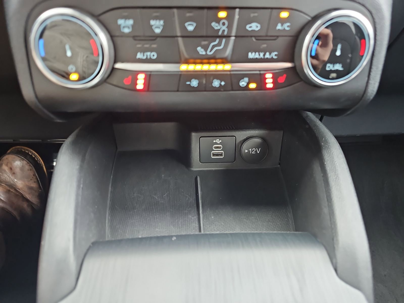 Used 2024 Ford Escape ST-Line image 12