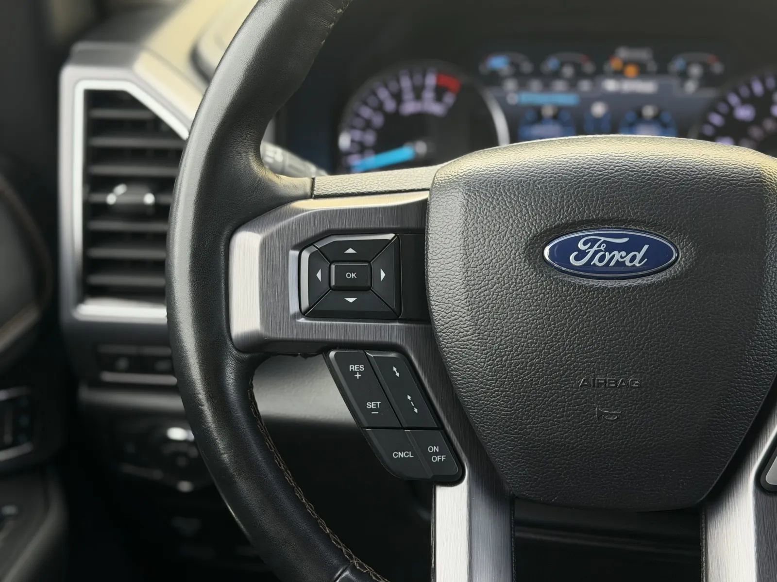 Used 2018 Ford Expedition Platinum image 26