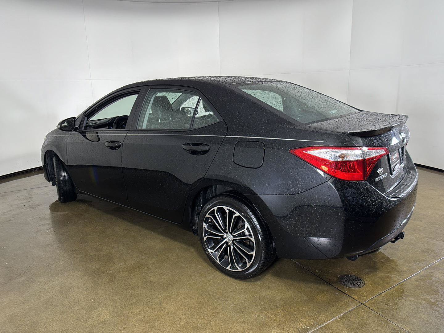 Used 2015 Toyota Corolla S FWD image 27