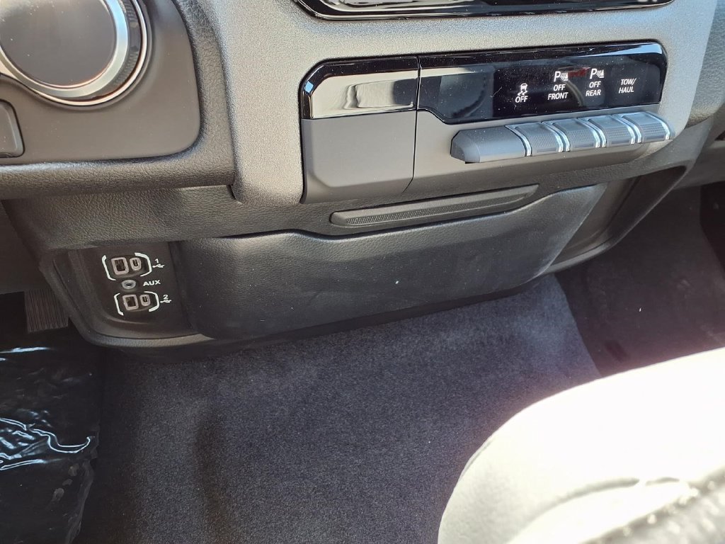 New 2026 RAM 1500 Tradesman AWD/4WD image 11