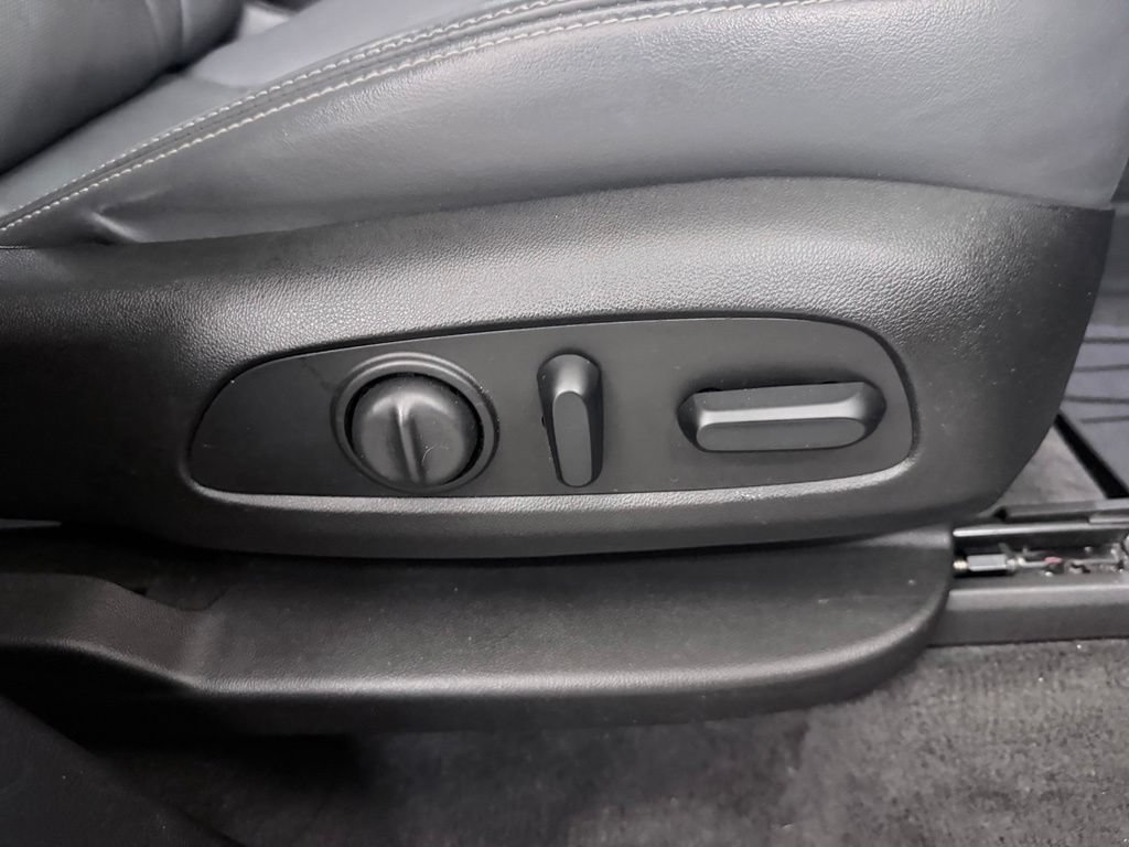 Used 2018 Buick Enclave Essence AWD/4WD image 39
