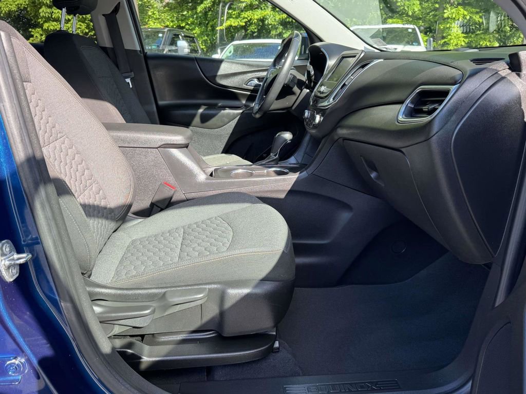 Used 2021 Chevrolet Equinox LT AWD/4WD image 14