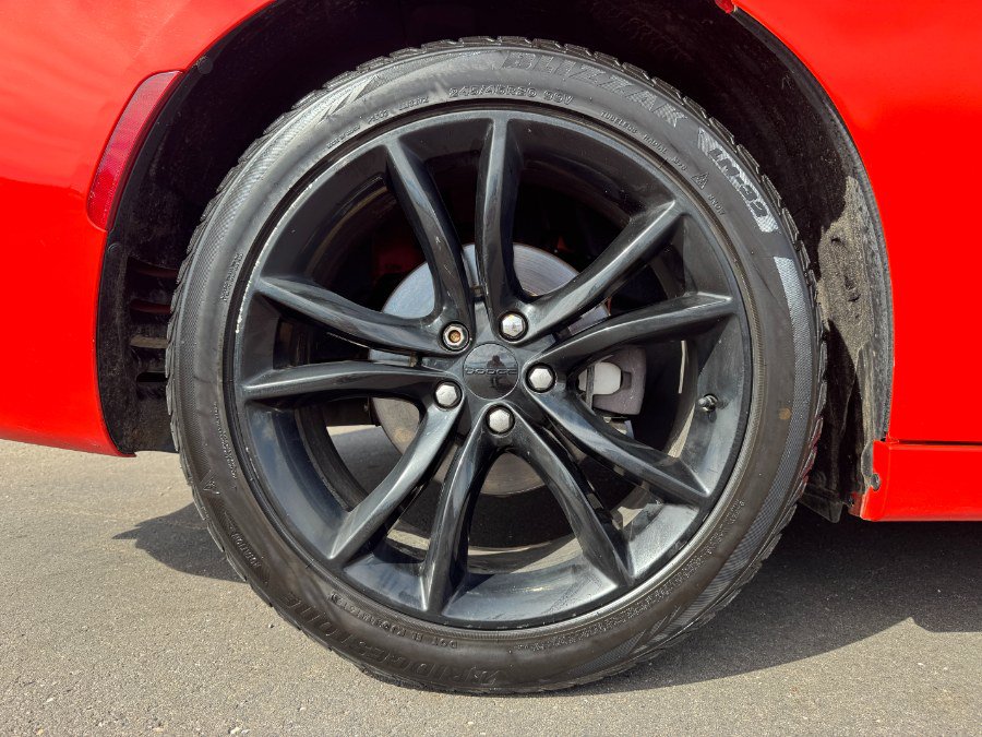 Used 2016 Dodge Charger R/T w/ Blacktop Package RWD image 13