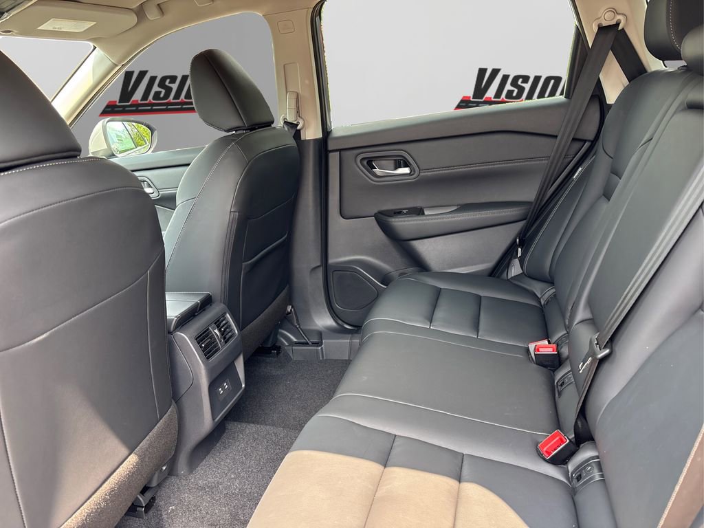 Used 2025 Nissan Rogue SL AWD/4WD image 10