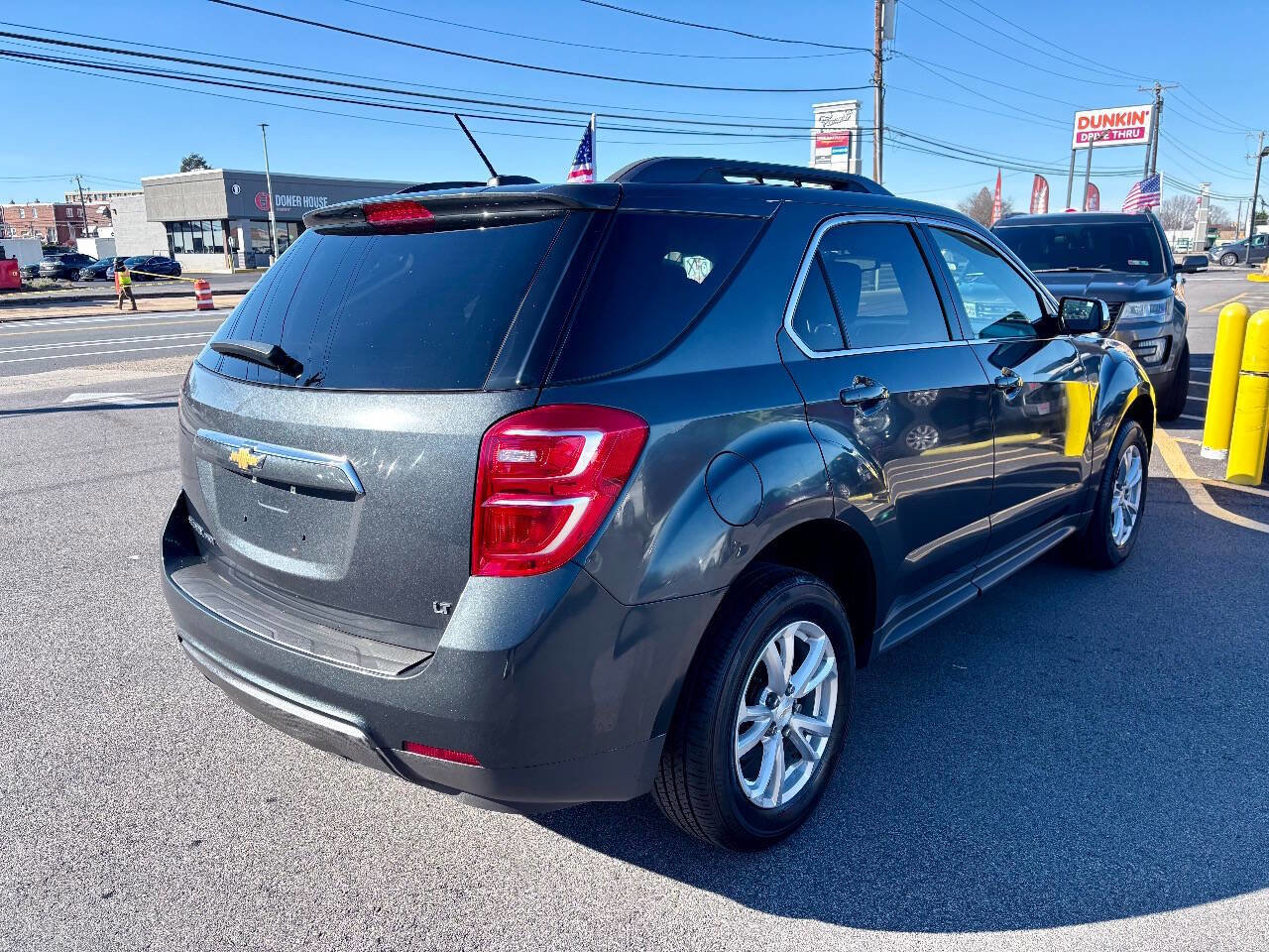 Used 2017 Chevrolet Equinox LT w/ Convenience Package image 6