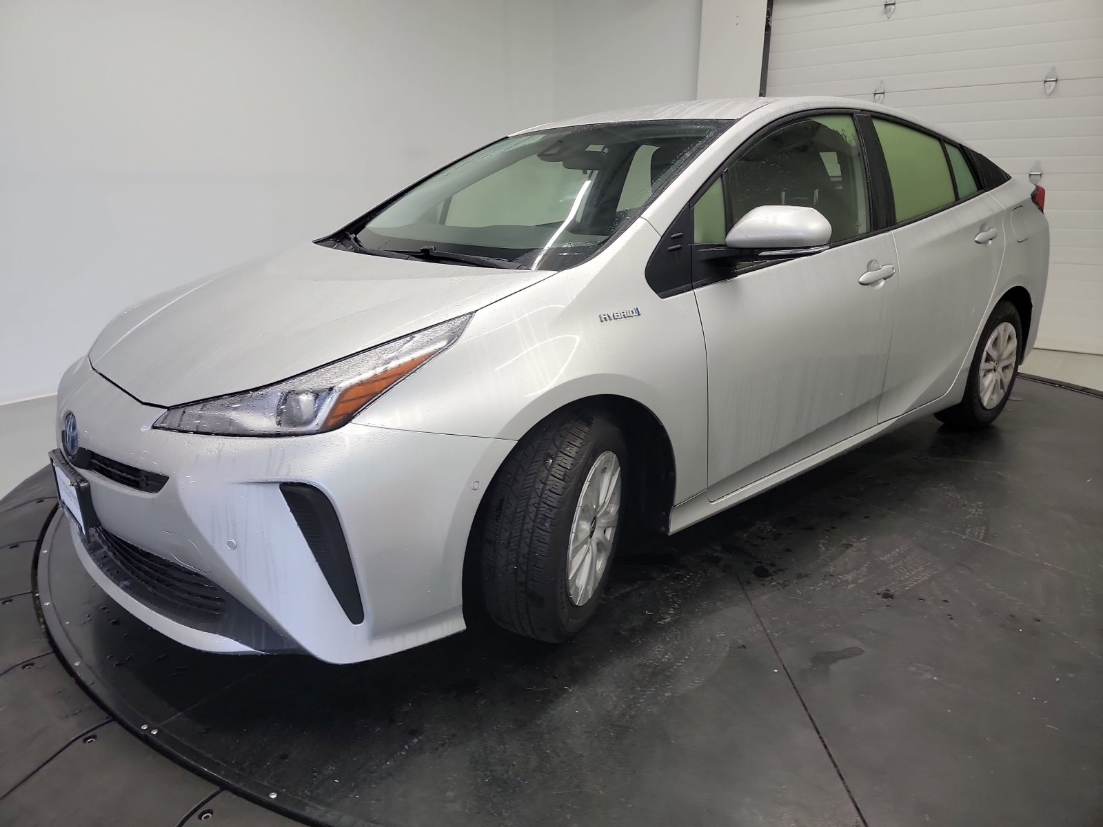 Used 2022 Toyota Prius LE FWD image 3