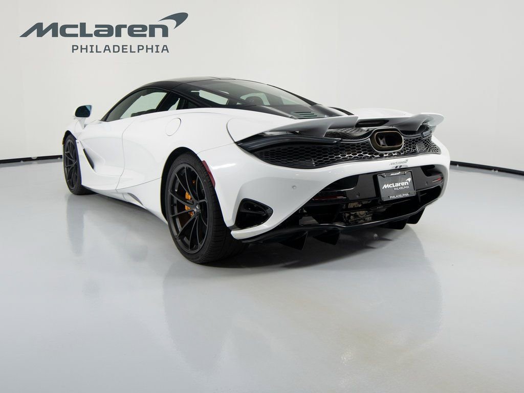 Used 2025 McLaren 750S image 7