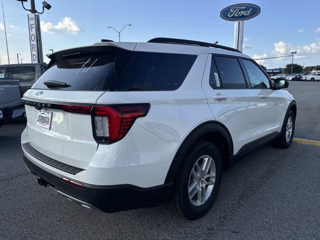 New 2026 Ford Explorer Active w/ Active Comfort Package RWD image 5