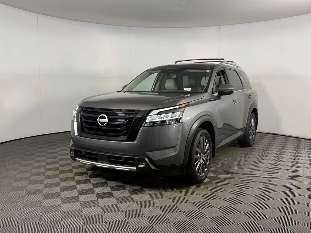 Used 2023 Nissan Pathfinder SL w/ SL Premium Package image 3