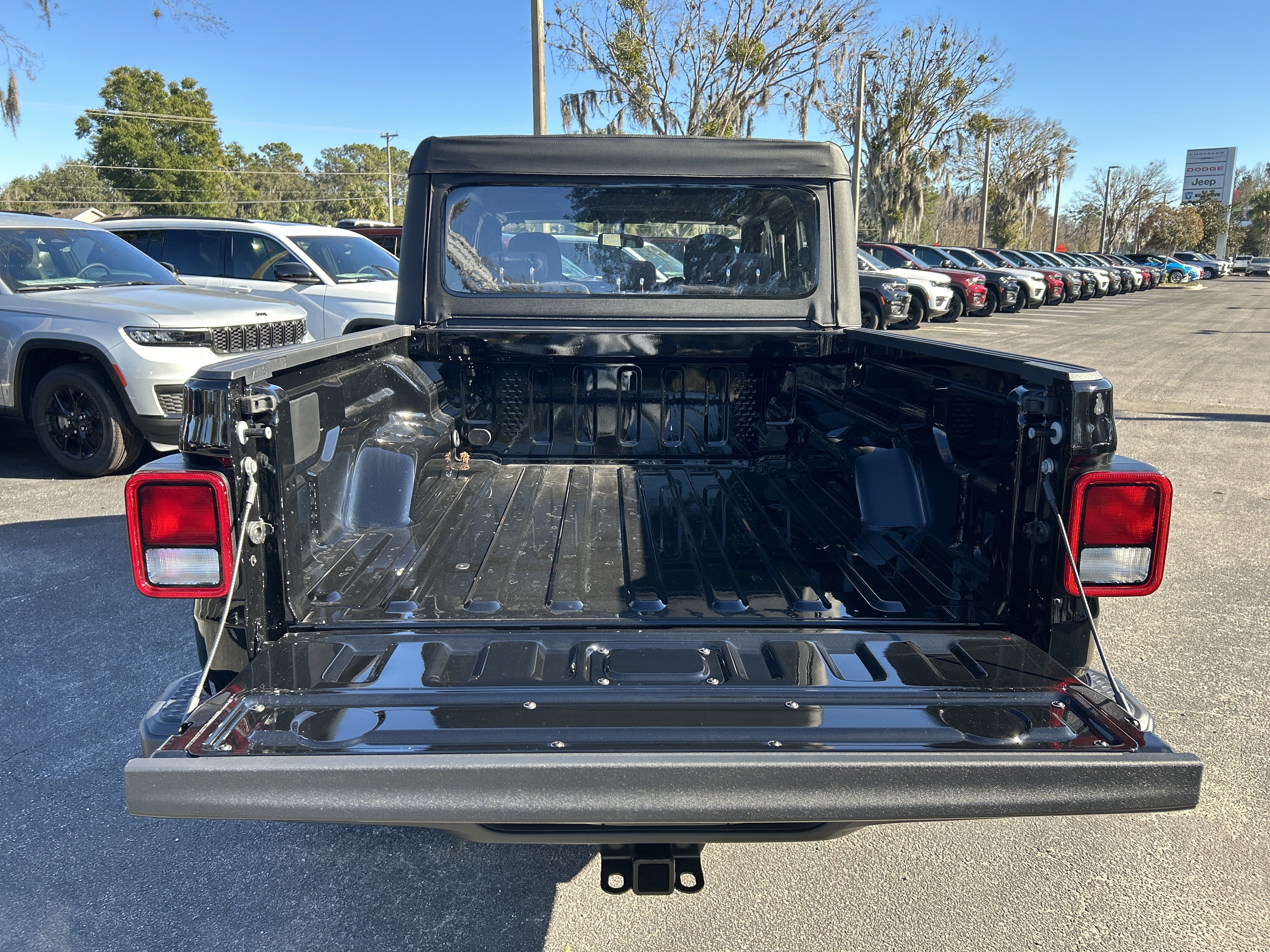 New 2026 Jeep Gladiator Sport image 8