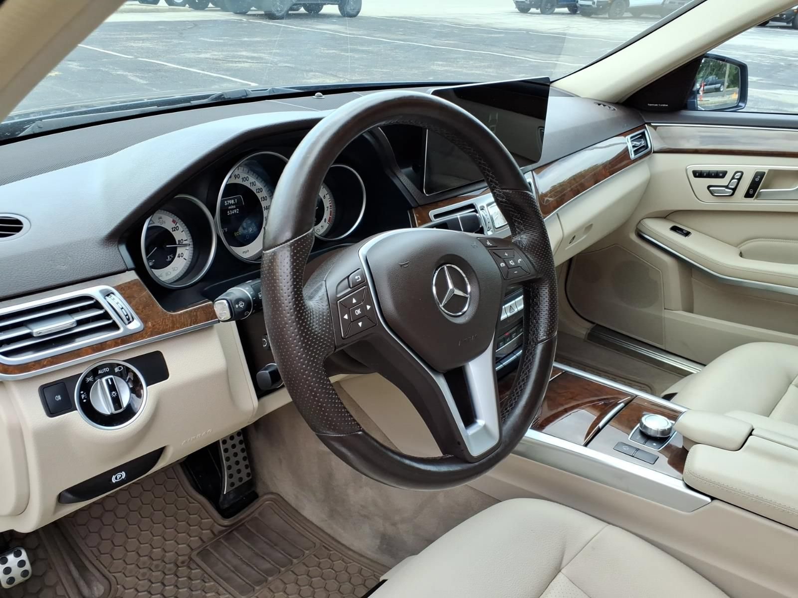 Used 2014 Mercedes-Benz E 350 4MATIC Sedan image 17