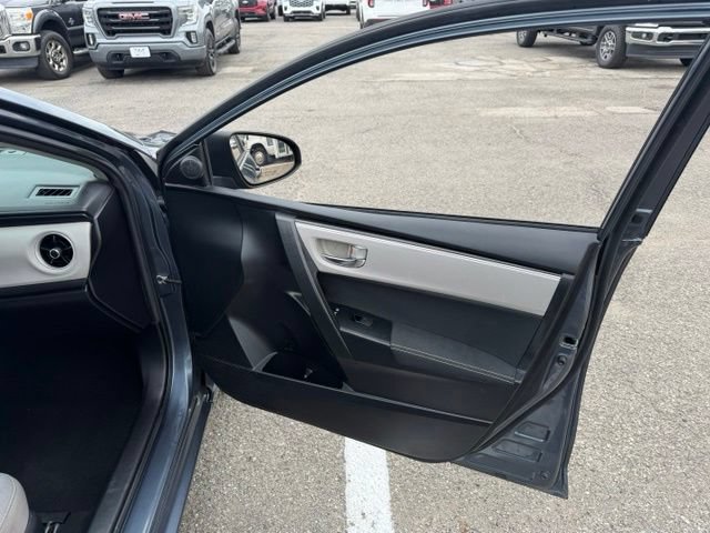 Used 2017 Toyota Corolla LE w/ Carpet Mat Package (TMS) FWD image 25