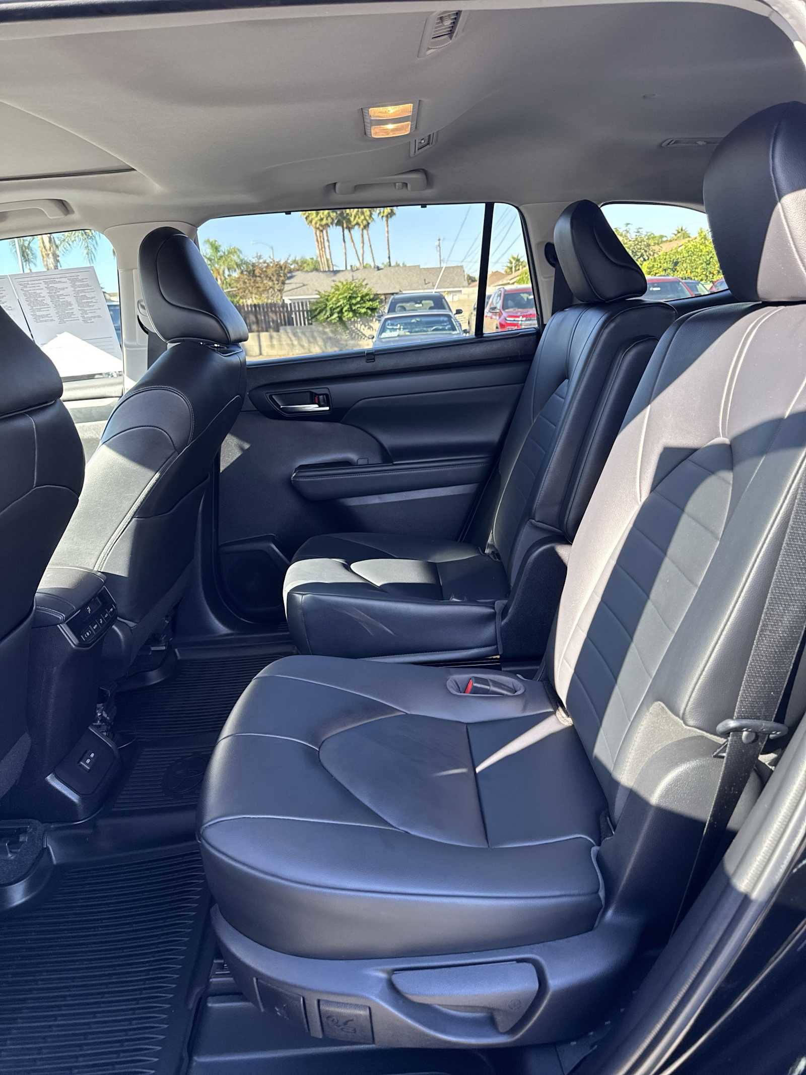 Used 2023 Toyota Highlander XLE image 20