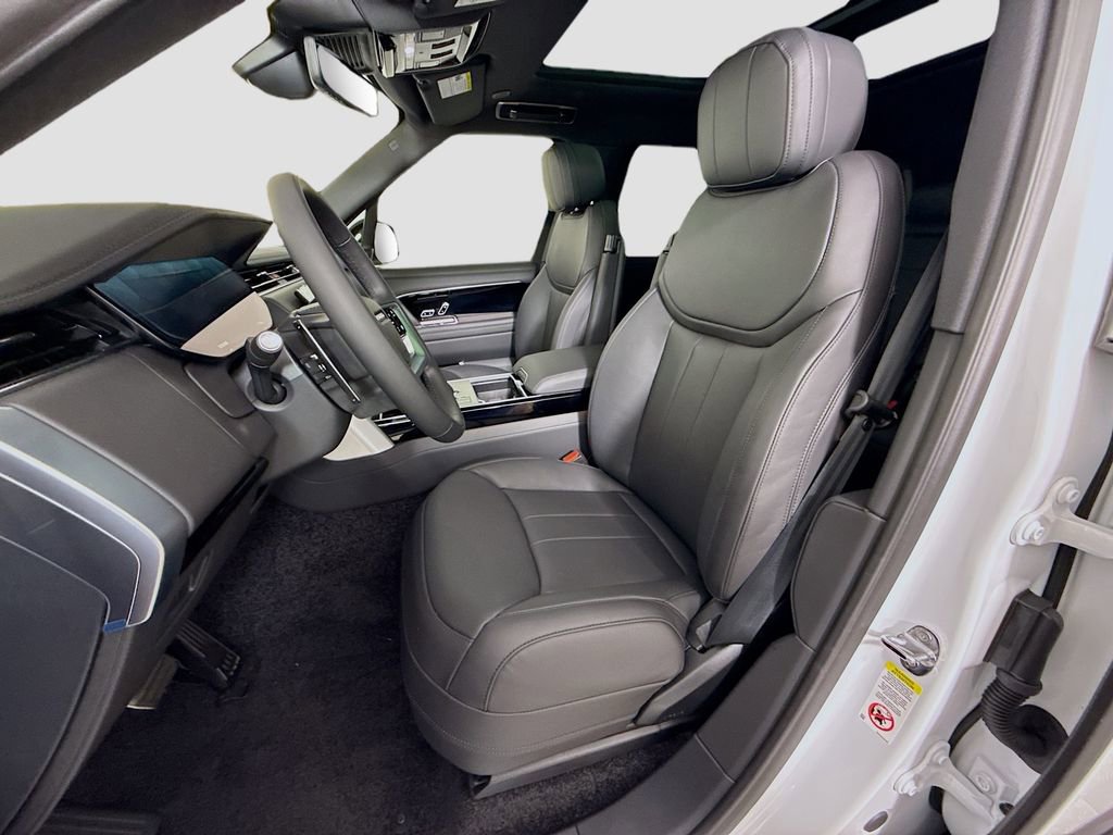 New 2026 Land Rover Range Rover Long Wheelbase SE image 18