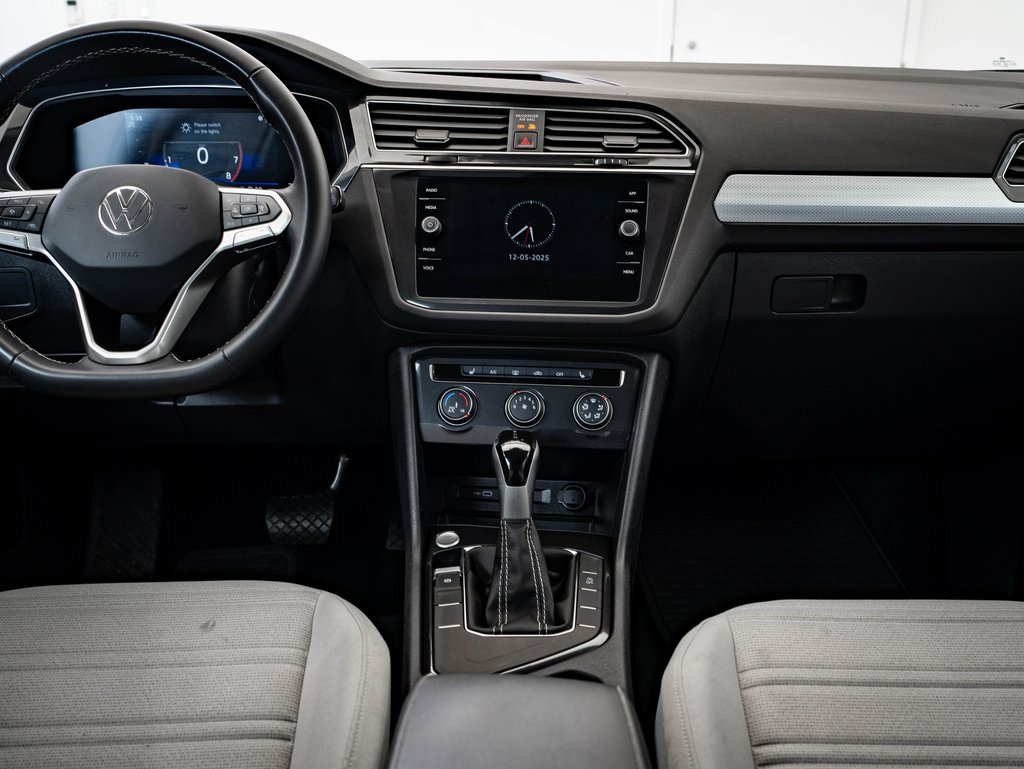 Used 2024 Volkswagen Tiguan S image 30