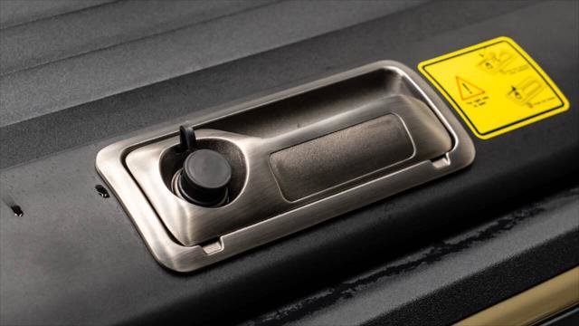 Used 2025 Jeep Gladiator Sport image 39