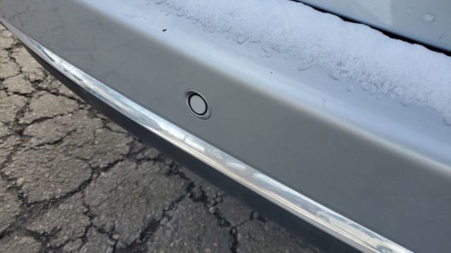 Certified 2024 Chrysler Pacifica Touring-L image 31