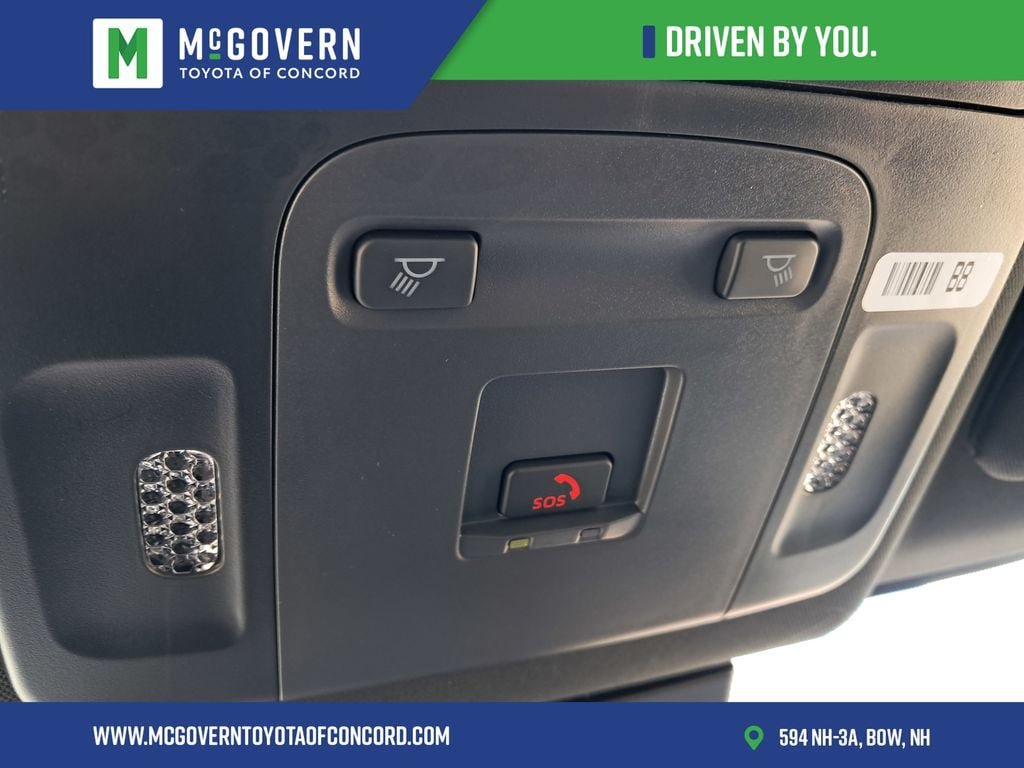 Used 2025 Toyota Camry SE w/ Convenience Package FWD image 29