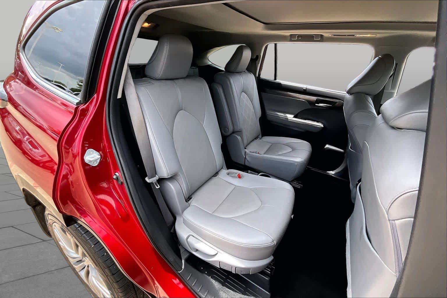 Used 2021 Toyota Highlander Platinum AWD/4WD image 21