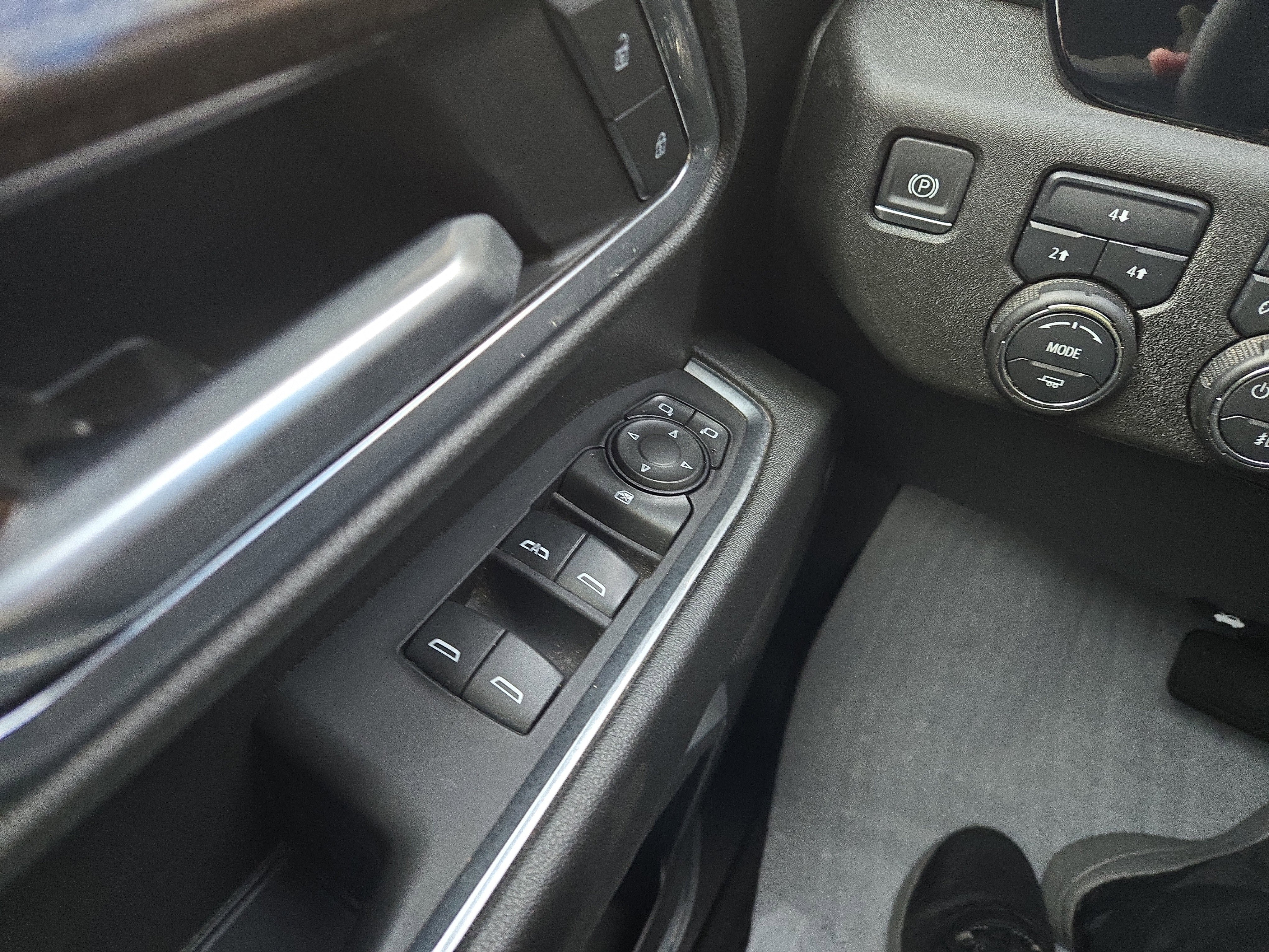 Used 2024 Chevrolet Silverado 2500 LT image 13