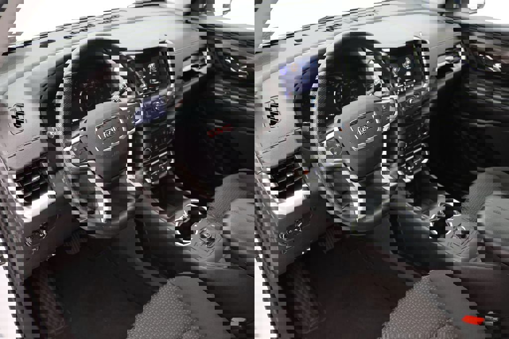 Used 2024 GMC Terrain SLE image 15