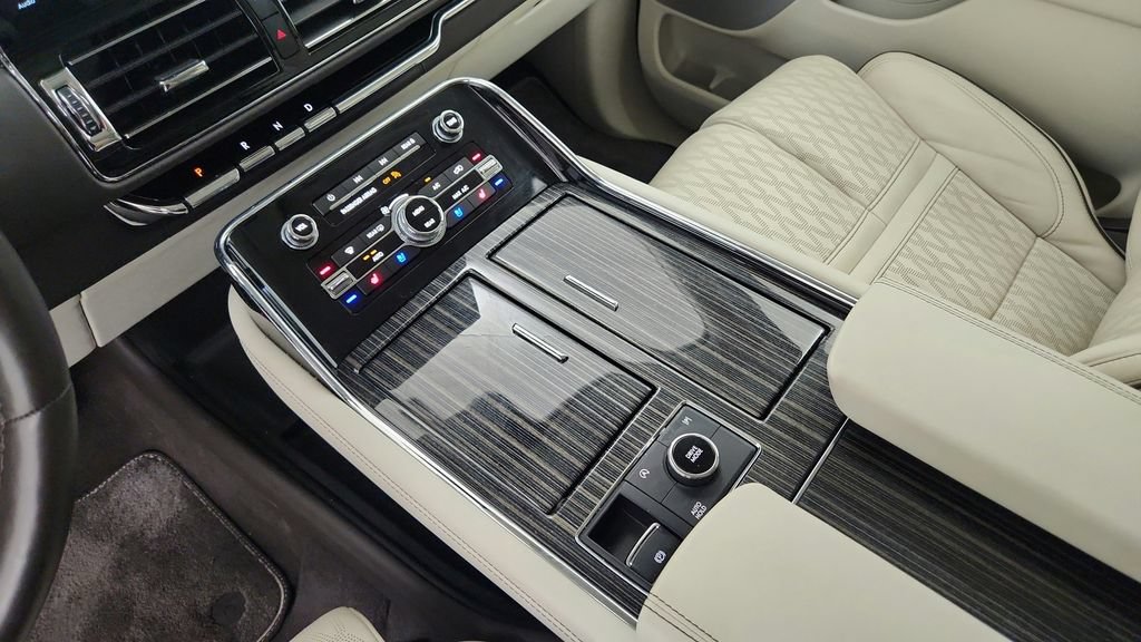 Used 2024 Lincoln Navigator Black Label AWD/4WD image 35