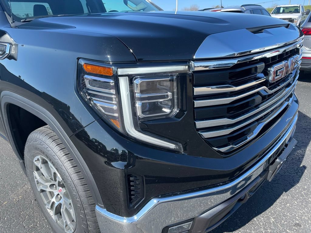 Used 2025 GMC Sierra 1500 SLT AWD/4WD image 27
