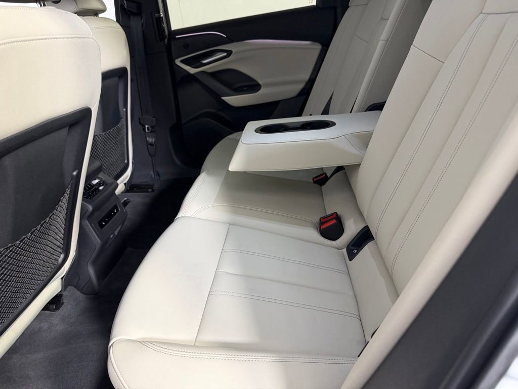 Used 2025 Audi A6 e-tron Premium w/ Convenience Package RWD image 27