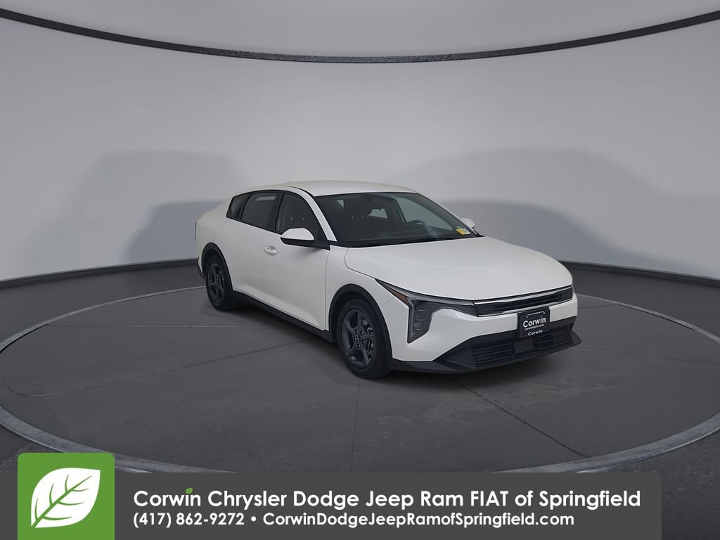 Used 2025 Kia K4 FWD image 2