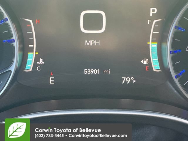 Used 2024 Chrysler Pacifica Touring-L FWD image 10