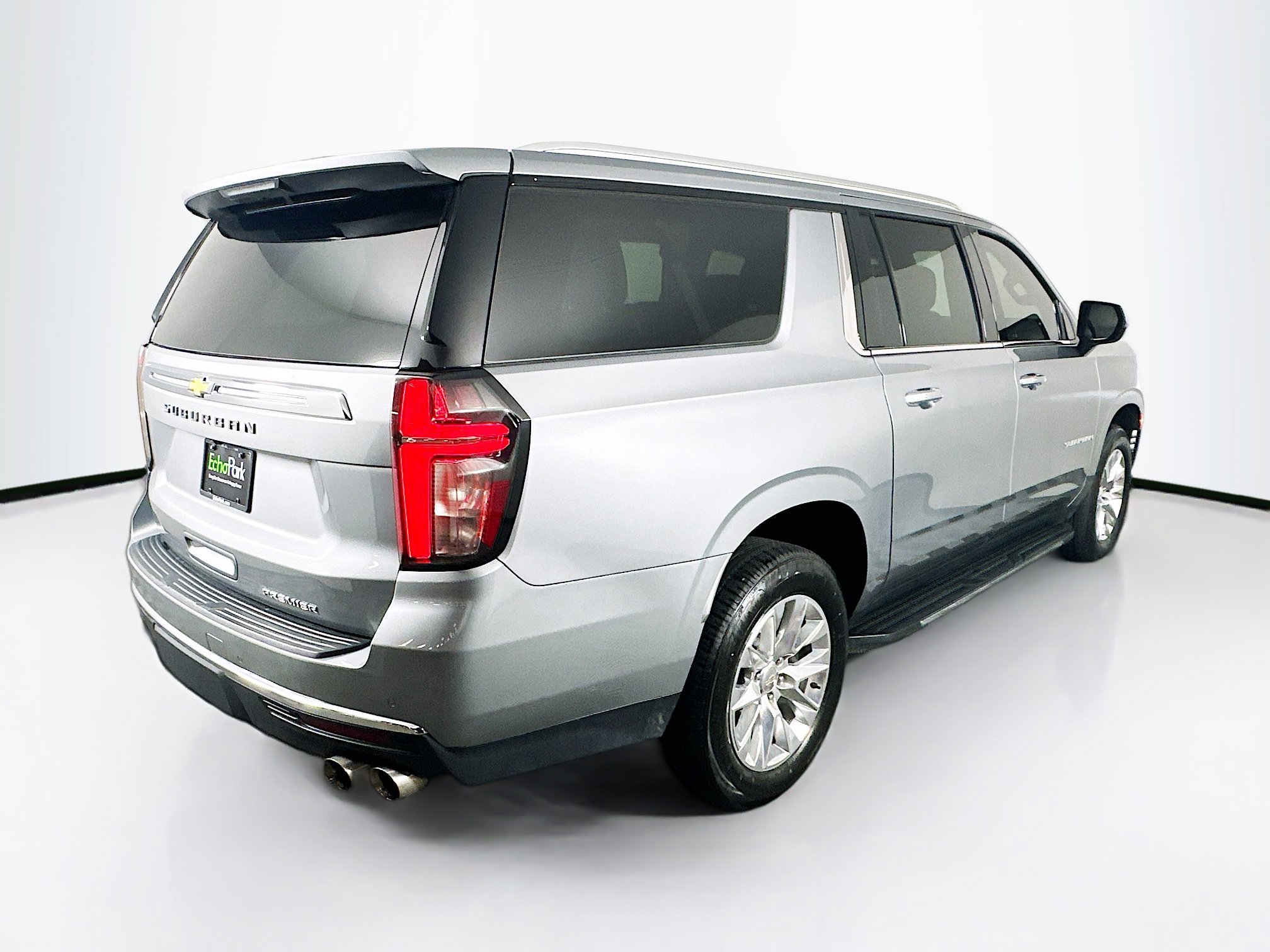 Used 2024 Chevrolet Suburban Premier RWD image 9