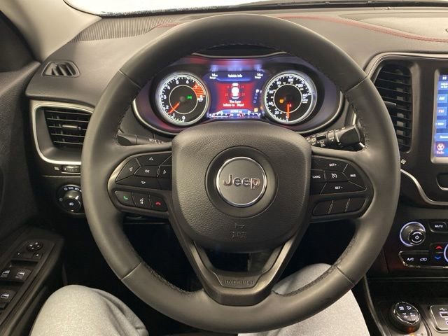 Used 2022 Jeep Cherokee Trailhawk image 15