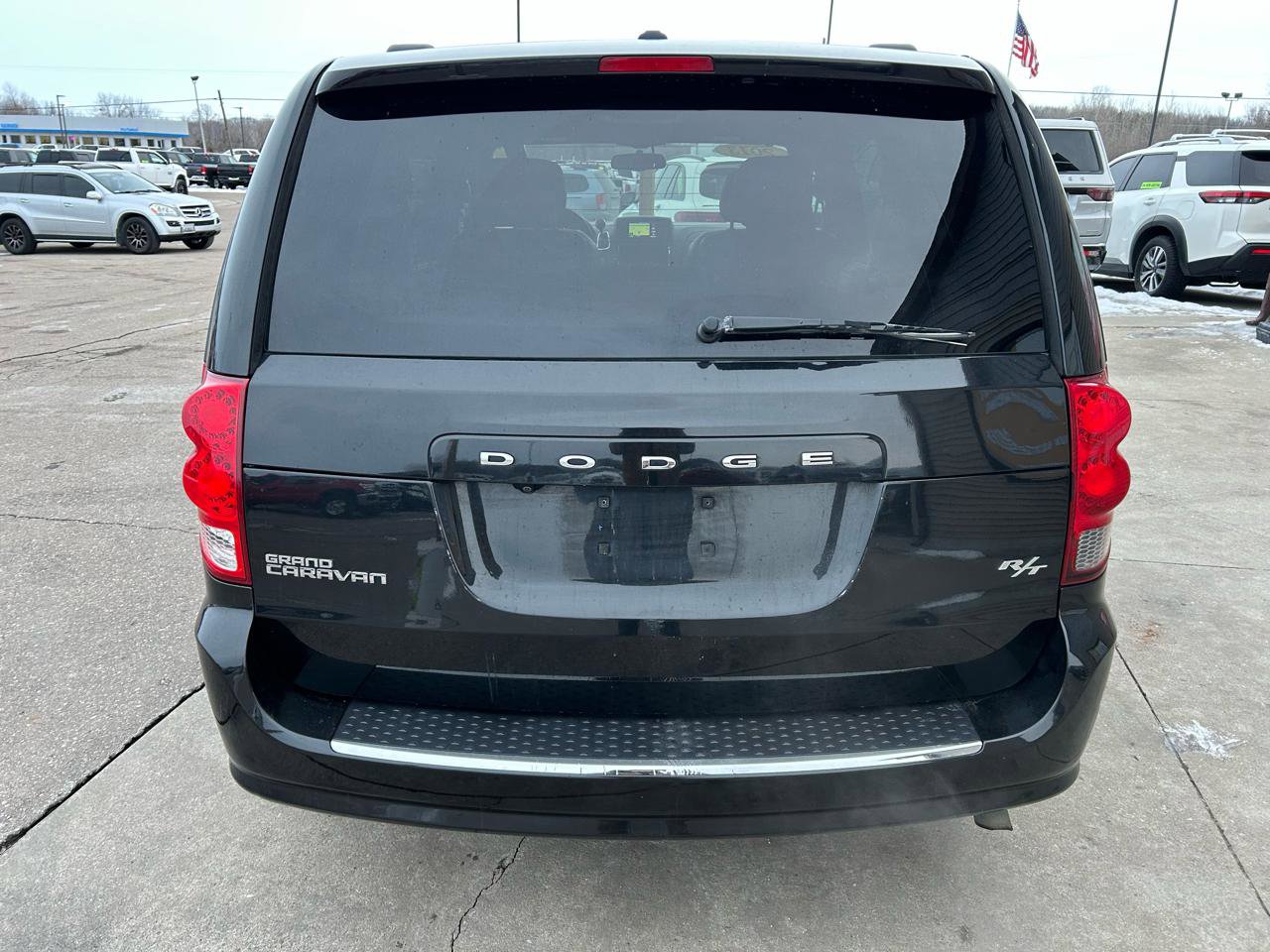 Used 2013 Dodge Grand Caravan R/T w/ Driver Convenience Group FWD image 6