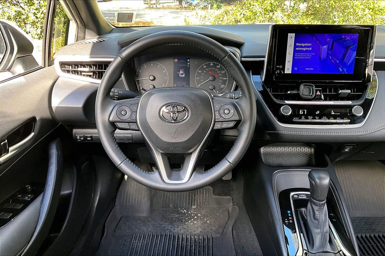 Used 2025 Toyota Corolla SE image 8