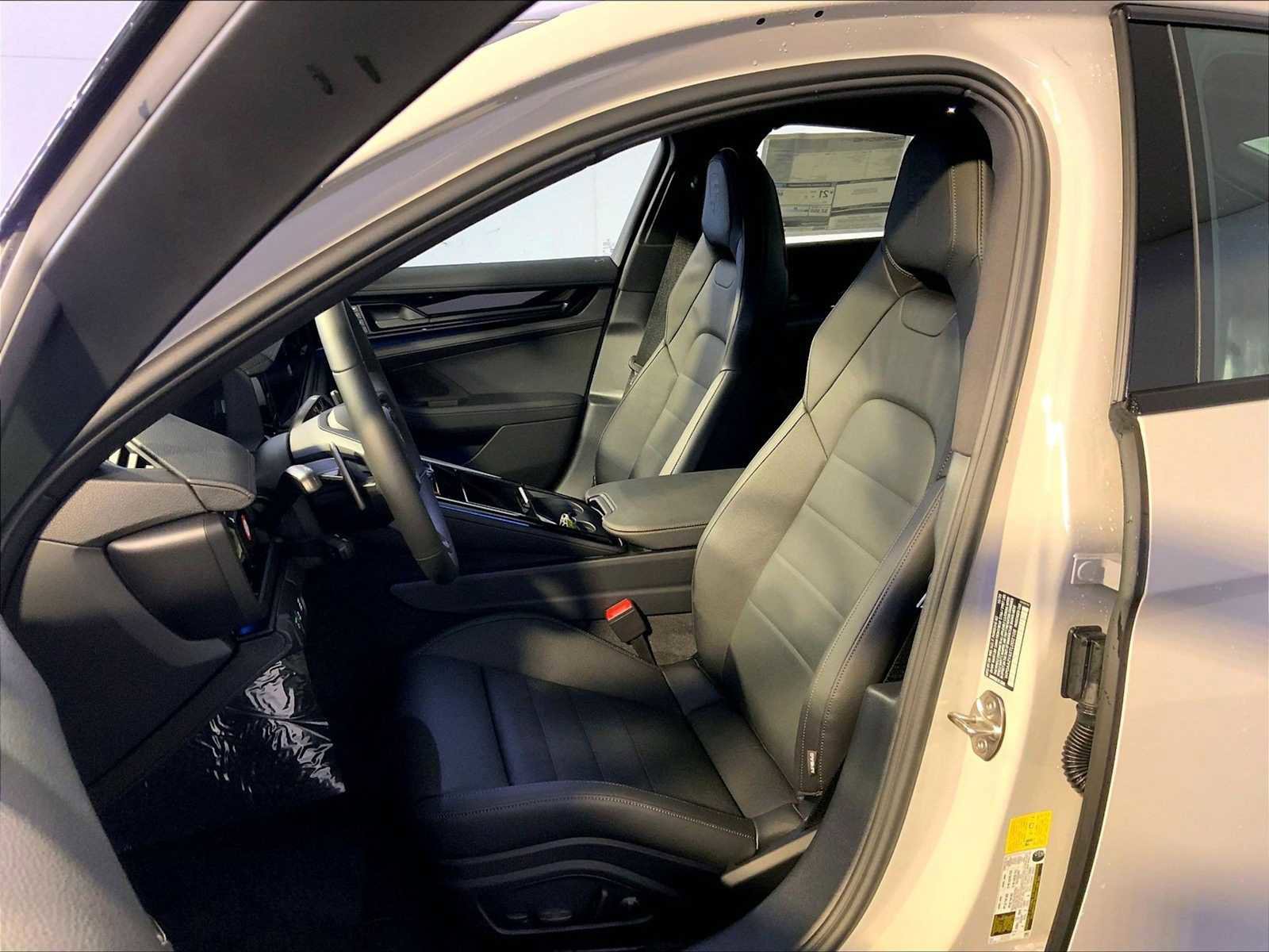 New 2026 Porsche Panamera 4 image 5