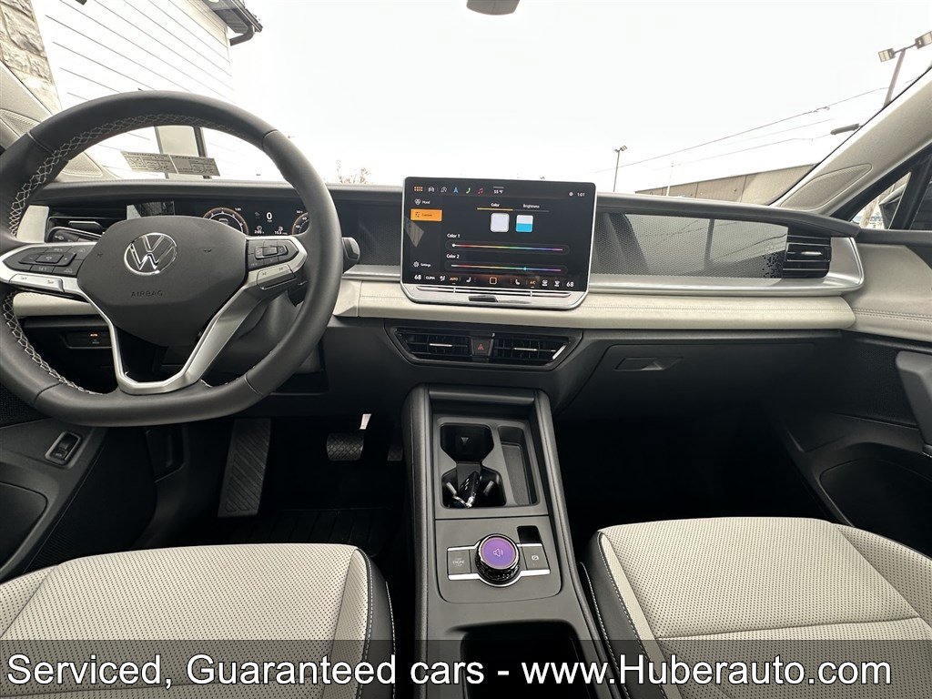 Used 2025 Volkswagen Tiguan SE AWD/4WD image 42