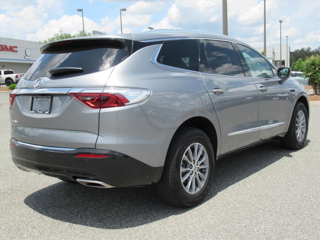 Used 2024 Buick Enclave Essence w/ Technology Package FWD image 7