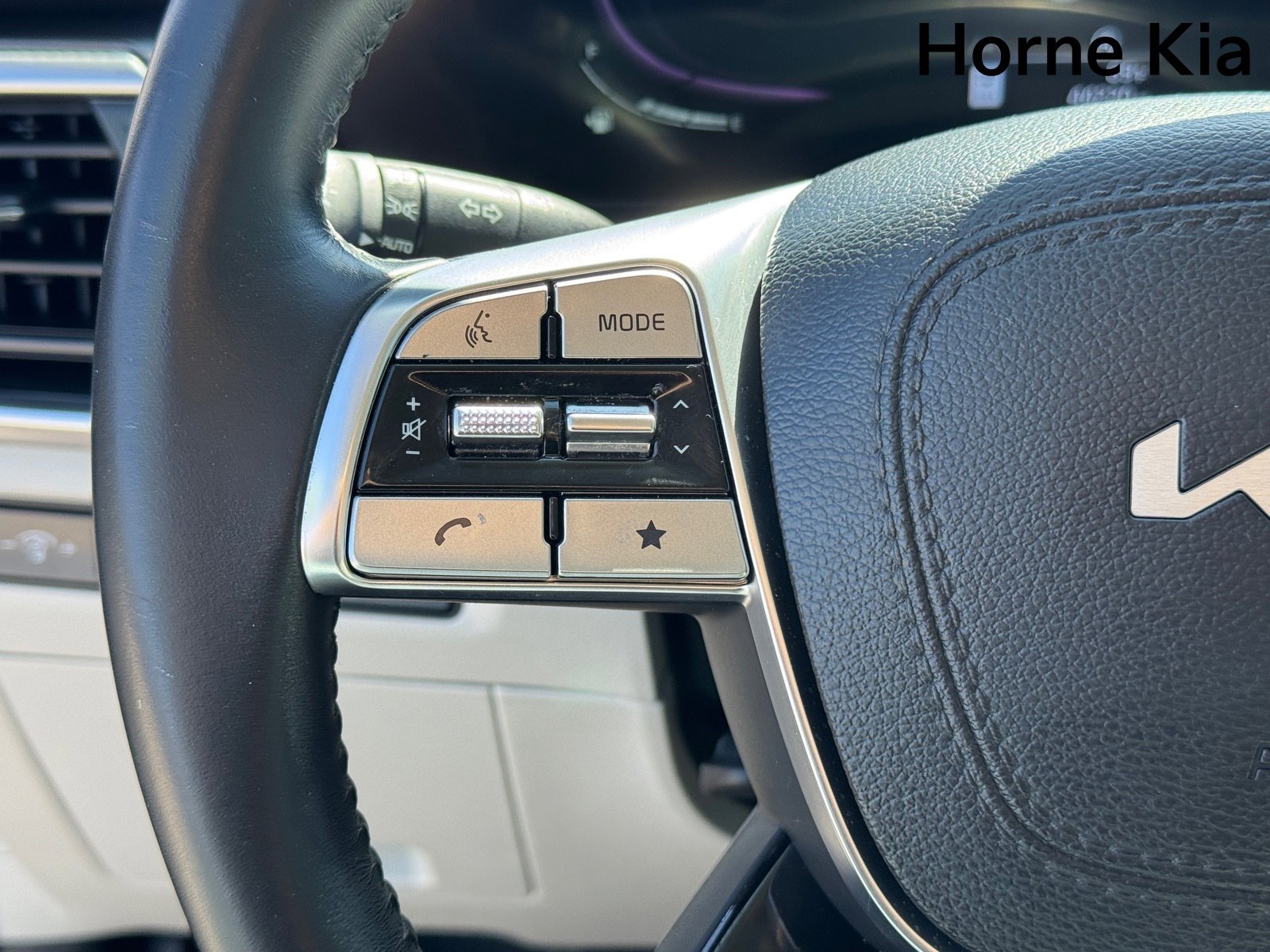 Certified 2023 Kia Telluride S image 19