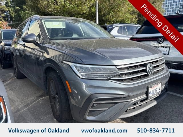 Used 2023 Volkswagen Tiguan SE w/ Panoramic Sunroof Package