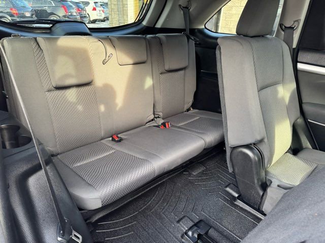 Used 2015 Toyota Highlander LE image 30