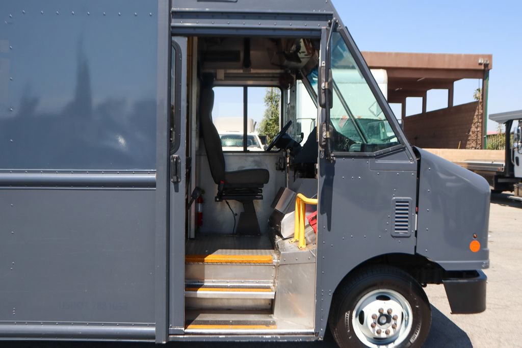 Used 2019 Ford E-450 and Econoline 450 Super Duty RWD image 28