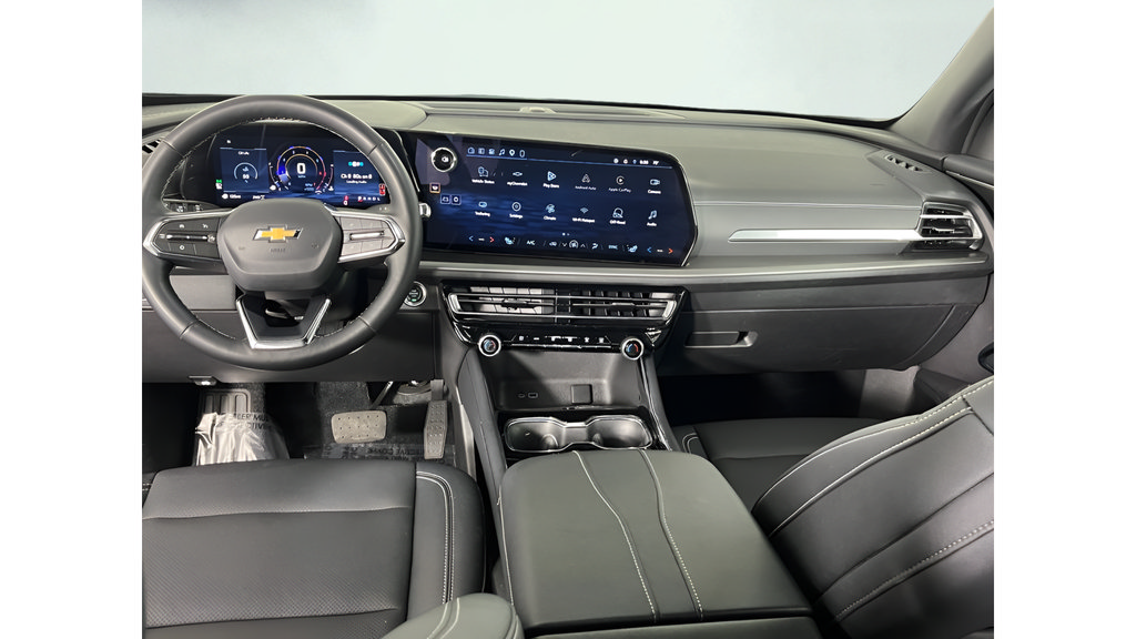 Used 2025 Chevrolet Traverse LT AWD/4WD image 18