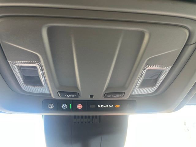 Used 2025 Chevrolet Silverado 1500 LT image 29