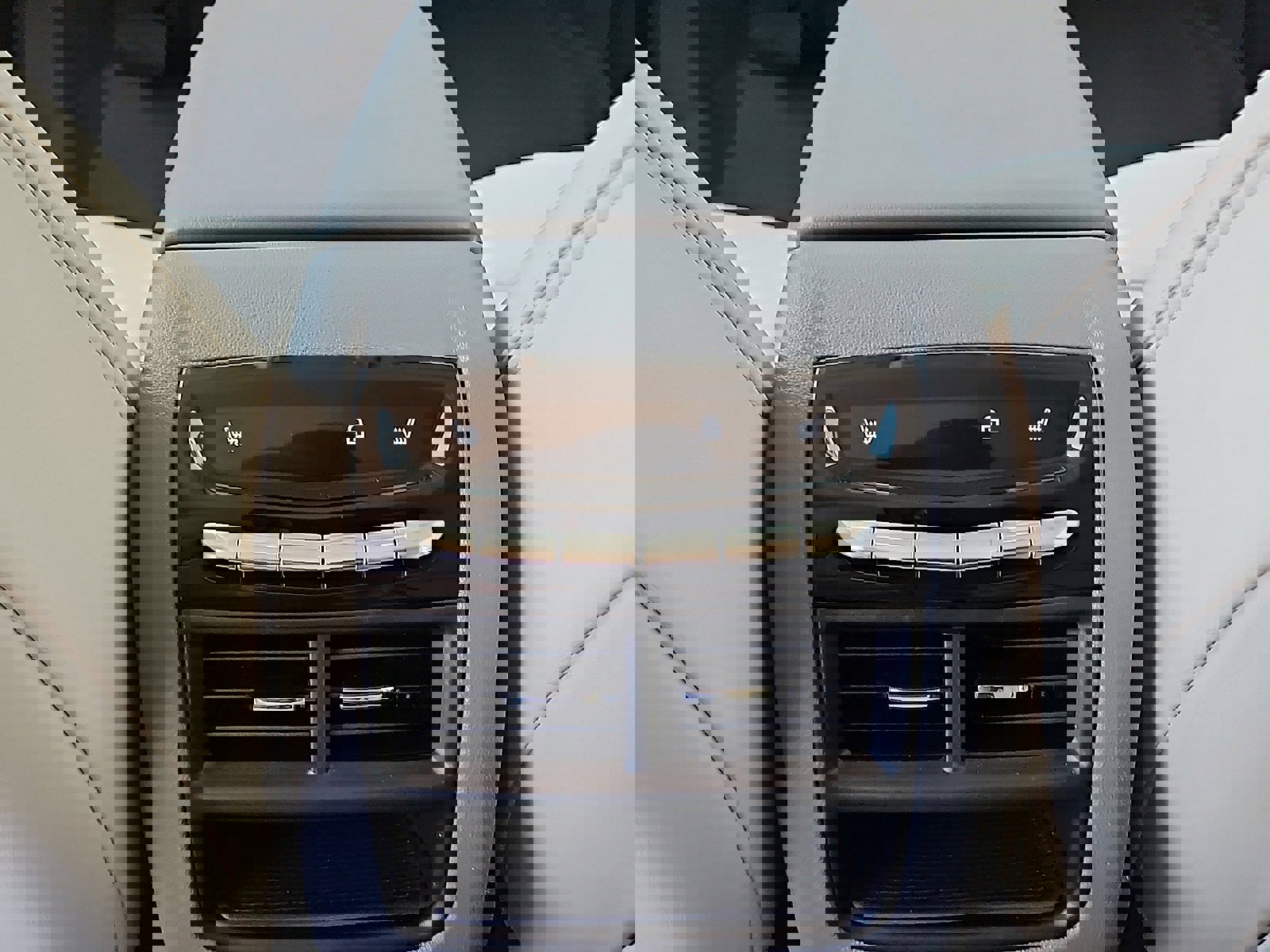 Certified 2022 Cadillac XT5 Premium Luxury w/ Technology Package image 8