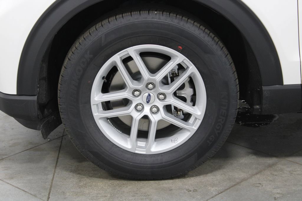 New 2026 Ford Explorer Active RWD image 18