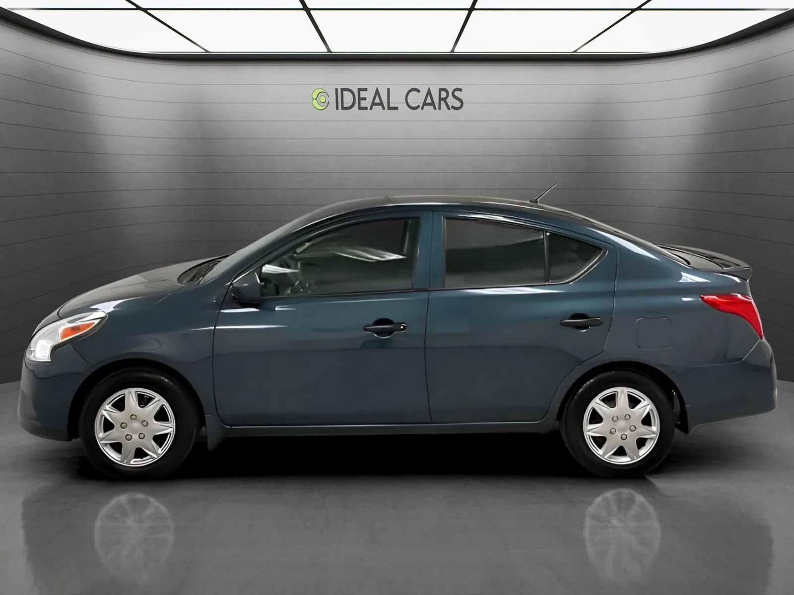 Used 2017 Nissan Versa S Plus FWD image 8